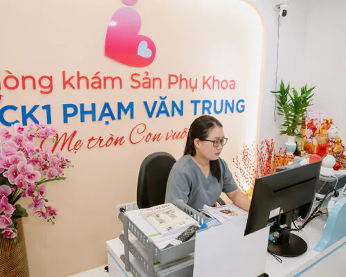 Cổng vào